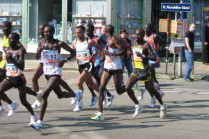 Spitzengruppe beim Wien Marathon